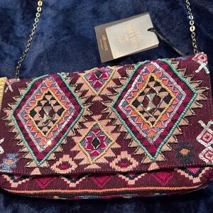 Embroidered Geometric Pattern Clutch
